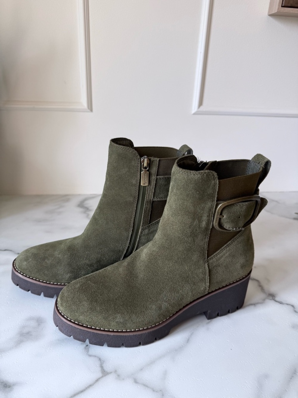 Blondo Dakota Boot Size 8 Waterproof Chelsea boot